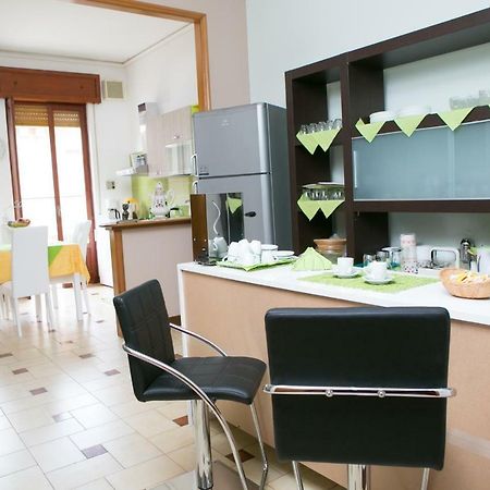 Affitta Camere The Queen Ispica Bagian luar foto