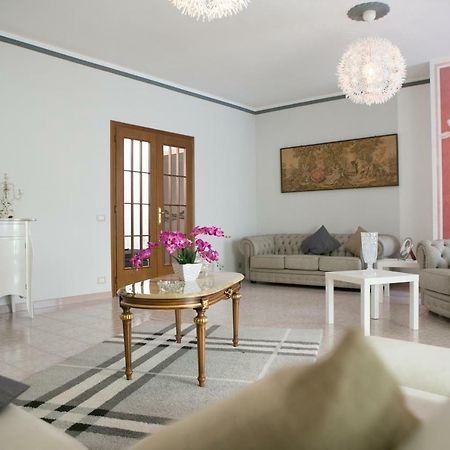 Affitta Camere The Queen Ispica Bagian luar foto